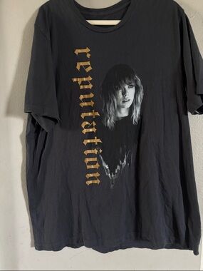 Taylor Swift "Reputation" Black Graphic Tee